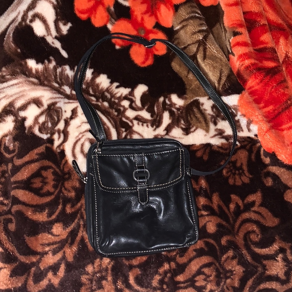 (Women’s) Black fossil shoulder bag